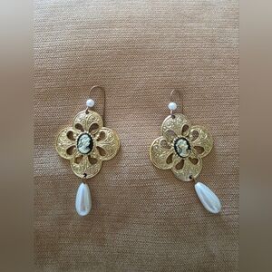 Vintage Cameo Gold Filigree Earrings with Pearl Accents